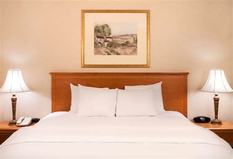 Hampton Inn & Suites Addison Addison, Illinois, US - Reservations.com