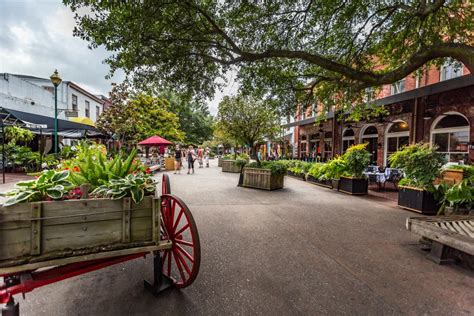 The Best Things to Do in Savannah, Georgia | Let's Roam