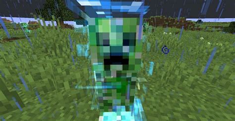 How to get a trident in Minecraft