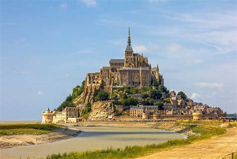 17 of the Best Castles in France to Visit!