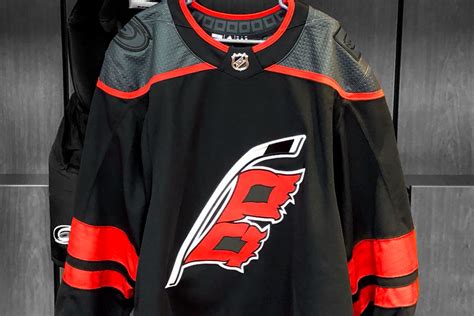 Black Detroit Red Wings Alternate? : r/hockeydesign