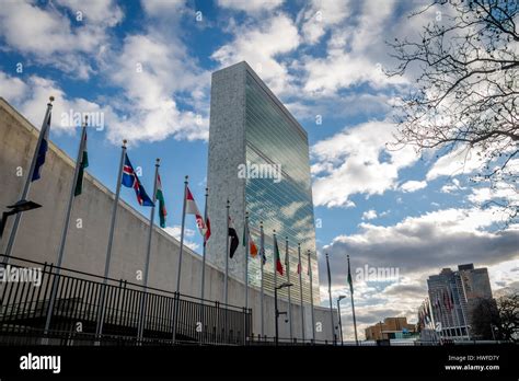 United nations headquarters new york hi-res stock photography and images - Alamy