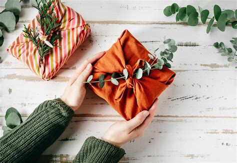 6 Sustainable-Yet-Beautiful Eco-Friendly Gift Wrapping Ideas