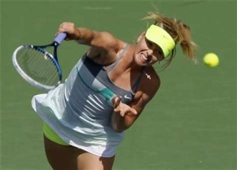 Sharapova Hammers Wozniacki In Final | IBTimes