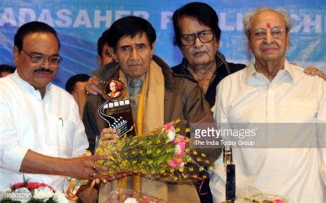 Legend Actor Dev Anand with Pran receive the 'Phalke Ratna Award ...