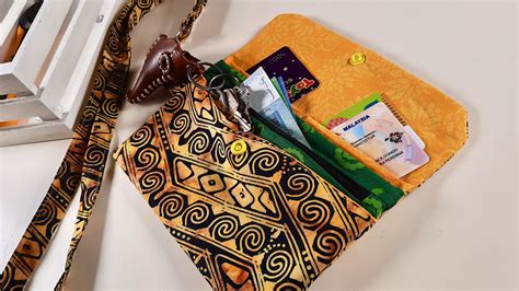 DIY Fabric Wallet | AllFreeSewing.com