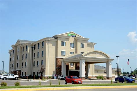 HOLIDAY INN EXPRESS AND SUITES SIDNEY - Prices & Hotel Reviews (MT)