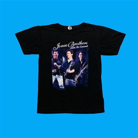 💙 JONAS BROTHERS 2010 CONCERT TOUR SHIRT 💙 • size... - Depop