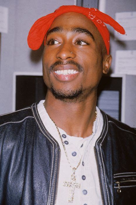 Look Tupac in Bandana : a memorable and timeless fashion style – Afroculture.net