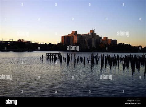 Harlem river hi-res stock photography and images - Alamy