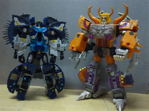 Totally Toys: Transformers Cybertron Primus vs Unicron