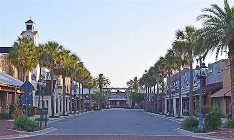 Early morning at Brownwood Paddock Square in The Villages - Villages-News.com