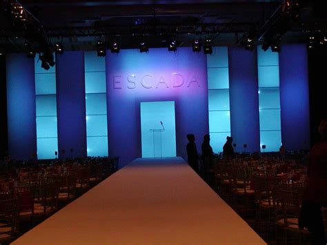 Lighting/backdrop before the show starts | Fashion show design, Design, Fashion show stage