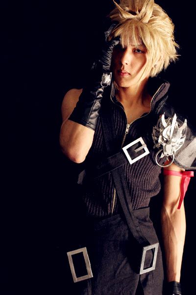 Final Fantasy Cosplay: Final Fantasy VII Advent Children Cloud Cosplay