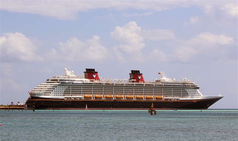 A Theme Park Fan's Guide to the Disney Fantasy Cruise Ship