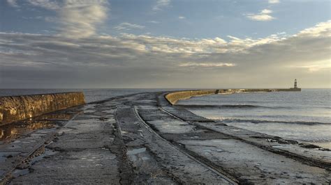 Seaham Central Beach - Photo "pier" :: British Beaches