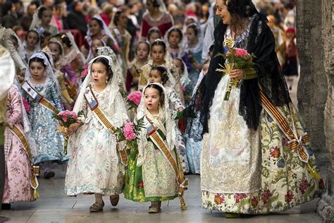 La Ofrenda - Flowers for the Virgin - For 91 Days Valencia Travel Blog