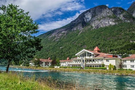 Grand tour of the fjords|Discovery Holidays 2017|Sunvil