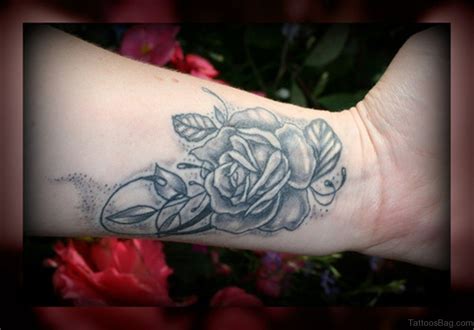 15 Delightful Black Rose Tattoos On Wrist