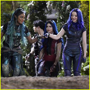 ‘Descendants 3′ Just Released A Ton of New Behind The Scenes Pics ...