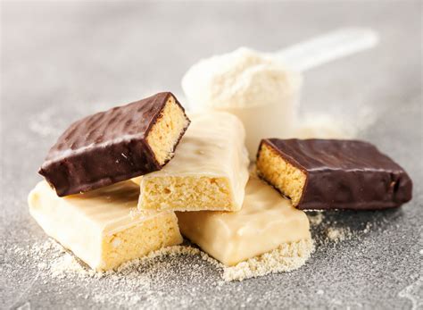 10 Best Protein Bars for Weight Loss, According to Dietitians