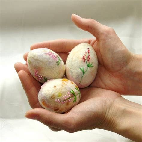 Easter Egg Art That Turns Ordinary Eggs into Eggs-traordinary Art