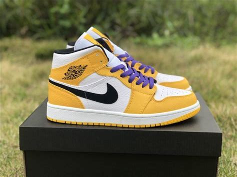 Jordan 1 Mid SE Lakers Yellow Purple 2019 | Sneakers men fashion ...