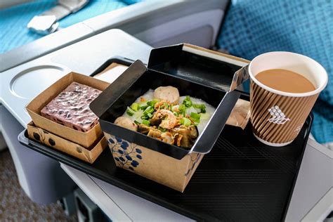 Singapore Airlines reveals new Economy Class meal concept - Mainly Miles