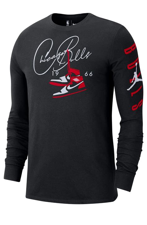 NIKE Chicago Bulls Courtside Jordan NBA Long-Sleeve T-Shirt DA6526 010 ...