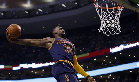 In his 14th season, LeBron James sets career-high for total dunks