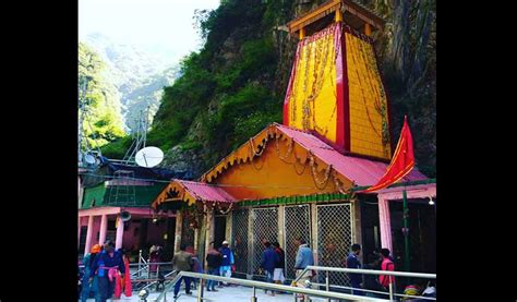 Yamunotri Temple - Travel Guide, Best Time to Visit, Pooja Timings