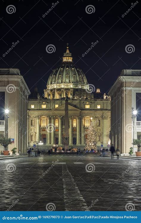 Saint Peter`s Basilica Facade and Square by Night Editorial Stock Photo ...