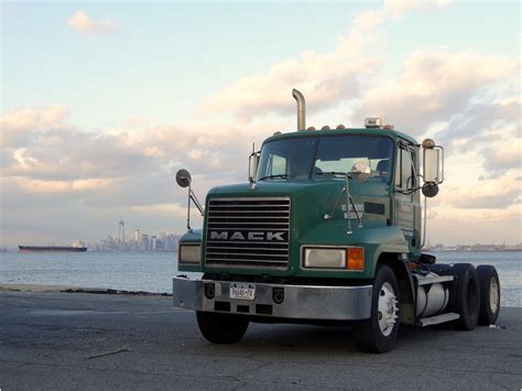 New York trucks | Dennis Fraevich | Flickr