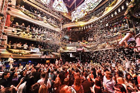 Teatro Kapital, cinco plantas de discoteca para bailar hasta el amanecer