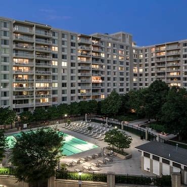 Crystal Towers Apartments - Arlington, VA 22202