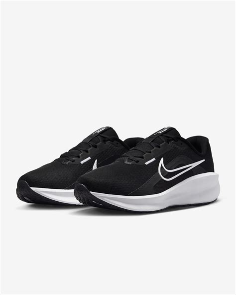 Nike Downshifter 13 Men's Road Running Shoes (Extra Wide). Nike PH