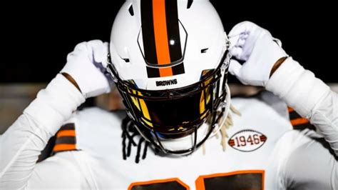 Browns to wear white alternate helmets for 3 games this season | 10tv.com