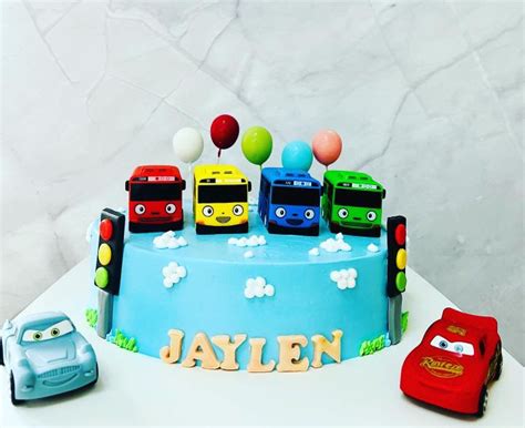 Tayo the little bus cake, Food & Drinks, Homemade Bakes on Carousell