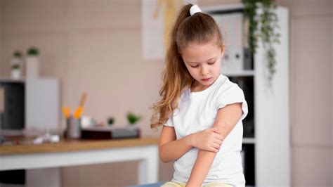 Understanding Juvenile Arthritis: Expert Explains Its Symptoms In ...