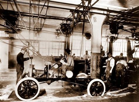 See Ford assembly lines from 100 years ago, mass-producing Model T cars ...