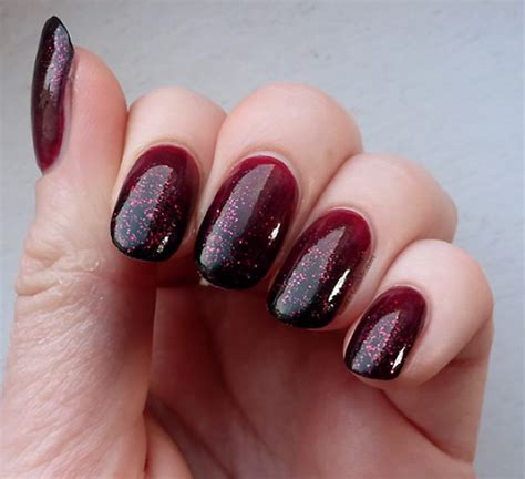 45+ Stylish Red and Black Nail Designs 2022