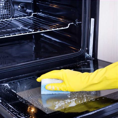 How to Clean Your Oven with Baking Soda & Vinegar | Family Handyman