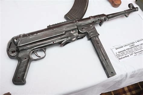 Image Submachine gun SMG German MP 40 Closeup Army