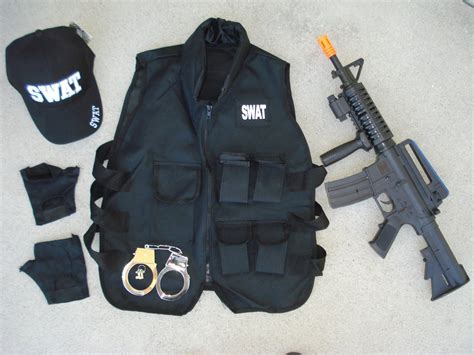 SWAT Commander Set 4: SWAT Vest, M16 Toy Machine Gun, SWAT Cap, Gloves, Cuffs + FREE Sunglasses