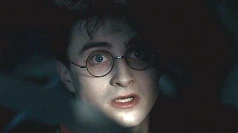 NO ONE LIKES HARRY POTTER - YouTube