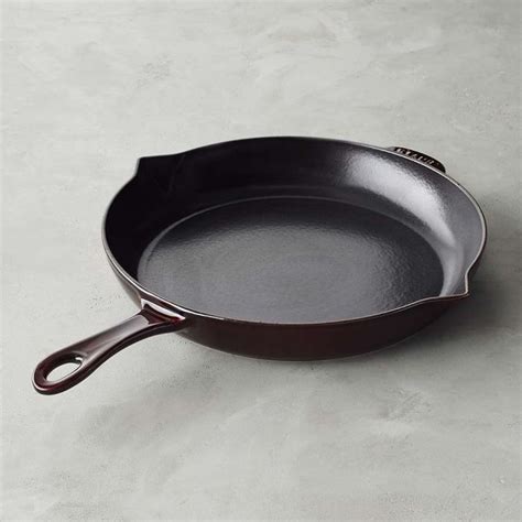 Staub Staub Cast-Iron Fry Pan | Cast iron frying pan, Staub, Cast iron frying