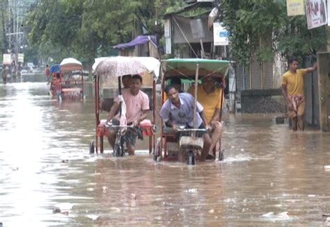 Incessant rain wreaks havoc, Guwahati reels under artificial floods ...