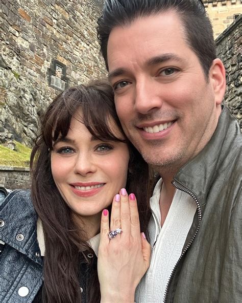 All the details on Zooey Deschanel's 'unique,' 'personalized' engagement ring from Jonathan Scott