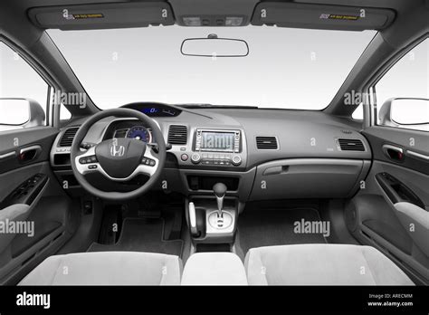 2006 Honda Civic EX in Silver - Dashboard, center console, gear shifter view Stock Photo - Alamy