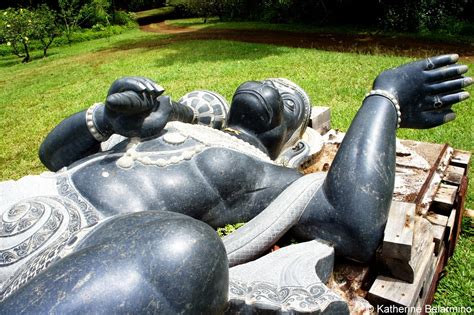 Spirituality and Structure at Kauai’s Hindu Monastery | Travel the World